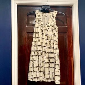 Ann Taylor Loft Black and Cream Dress. Size 2.